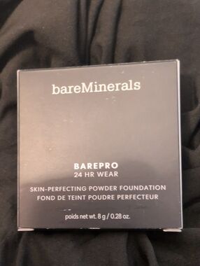 bareMinerals BAREPRO 24HR Wear Powder Foundation - Medium Deep 45 Neutral